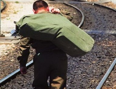 Ο Δ.Βίτσας βάζει τέλος στα «βύσματα» του στρατού με σχέδιο για μια «ωφέλιμη θητεία»